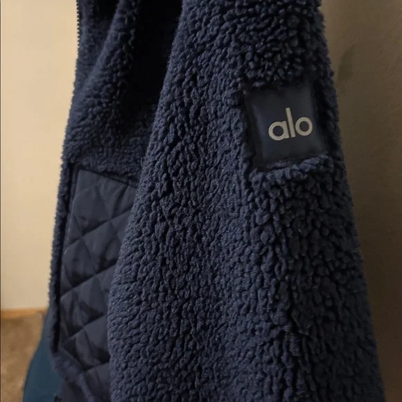 ALO Yoga Navy Blue Sherpa Edge Bomber Jacket Sz XS fits S also, NWT, PRICE FIRM - Picture 7 of 9